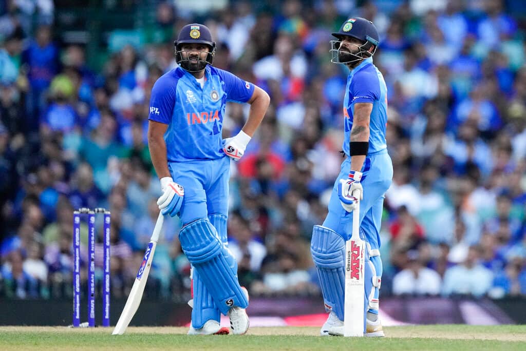 "Even Virat and Rohit hate playing him in nets", Dinesh Karthik lauds India speedster